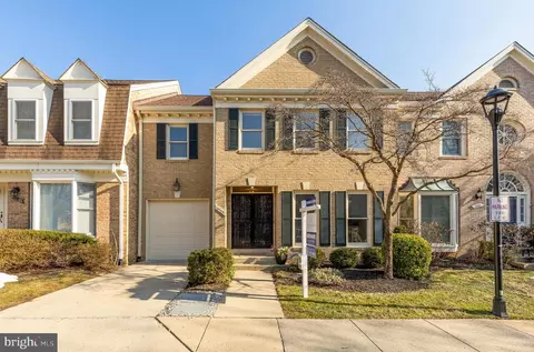10135 Crestberry Pl, Bethesda, MD 20817