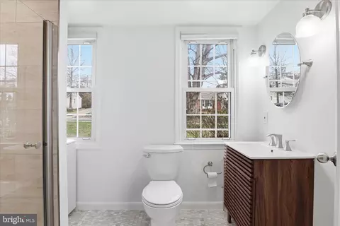 Bath - 1600 Billman Ln, Silver Spring, MD 20902 photo 4 of 4