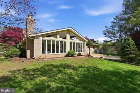 Exterior - 2015 Sondra Ct, Silver Spring, MD 20905 photo 7 of 7