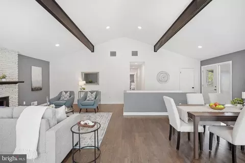 Entry Way - 2015 Sondra Ct, Silver Spring, MD 20905 photo 1 of 1