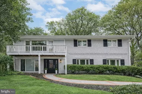6202 Redwing Road Rd, Bethesda, MD 20817