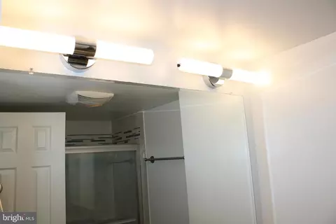 Bath - 2301 Greenery Ln #103-5, Silver Spring, MD 20906 photo 1 of 1