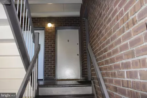 Entry Way - 2301 Greenery Ln #103-5, Silver Spring, MD 20906 photo 7 of 9