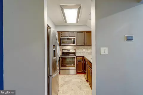 Entry Way - 13122 Musicmaster Dr #71, Silver Spring, MD 20904 photo 3 of 7