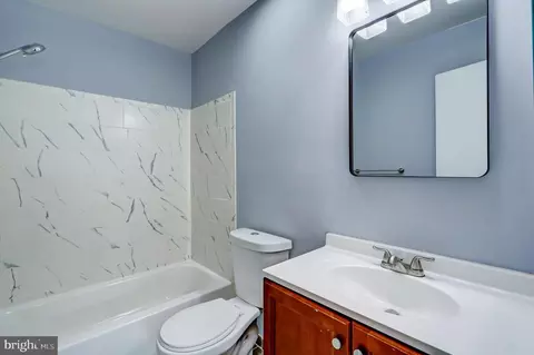 Bath - 13122 Musicmaster Dr #71, Silver Spring, MD 20904 photo 2 of 3