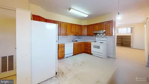 Entry Way - 3701 Kenway St, Silver Spring, MD 20906 photo 7 of 7