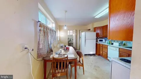 Entry Way - 3701 Kenway St, Silver Spring, MD 20906 photo 4 of 7
