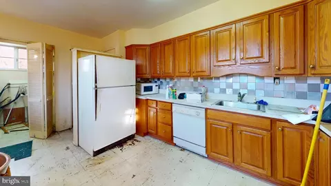 Entry Way - 3701 Kenway St, Silver Spring, MD 20906 photo 6 of 7