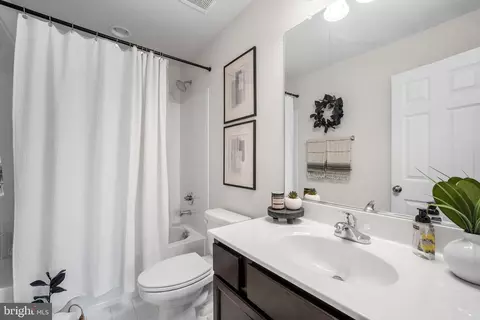 Entry Way - 15946 Coolidge Ave, Silver Spring, MD 20906 photo 3 of 16