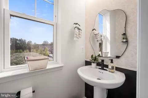 Entry Way - 15946 Coolidge Ave, Silver Spring, MD 20906 photo 13 of 16