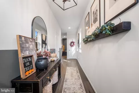 Entry Way - 15946 Coolidge Ave, Silver Spring, MD 20906 photo 15 of 16