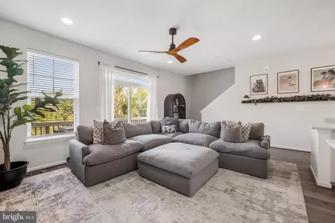Entry Way - 15946 Coolidge Ave, Silver Spring, MD 20906 photo 6 of 16
