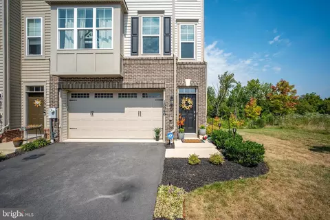 Exterior - 15946 Coolidge Ave, Silver Spring, MD 20906 photo 5 of 12