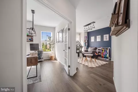Entry Way - 15946 Coolidge Ave, Silver Spring, MD 20906 photo 11 of 16
