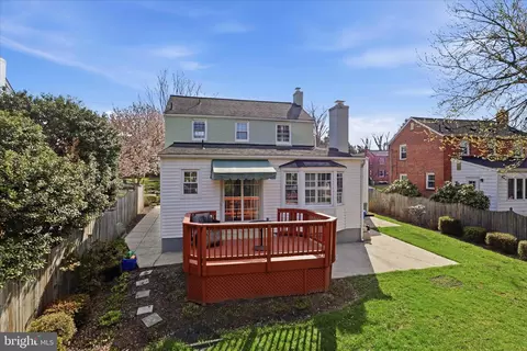 Exterior - 10010 Raynor Rd, Silver Spring, MD 20901 photo 3 of 8