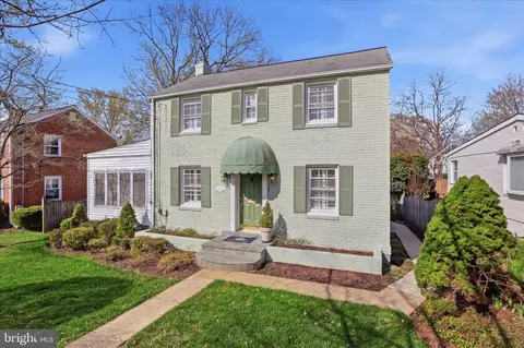 Exterior - 10010 Raynor Rd, Silver Spring, MD 20901 photo 7 of 8