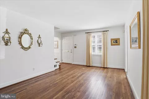 Living - 10010 Raynor Rd, Silver Spring, MD 20901 photo 2 of 5