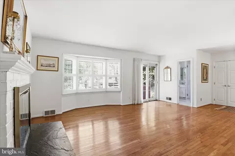 Living - 10010 Raynor Rd, Silver Spring, MD 20901 photo 3 of 5