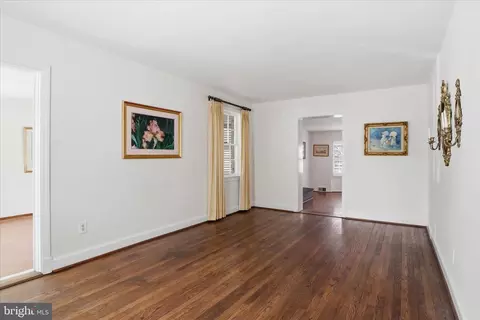 Living - 10010 Raynor Rd, Silver Spring, MD 20901 photo 1 of 5