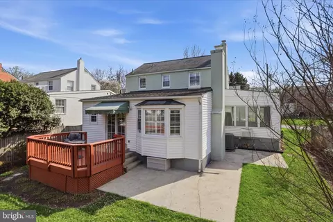 Exterior - 10010 Raynor Rd, Silver Spring, MD 20901 photo 5 of 8
