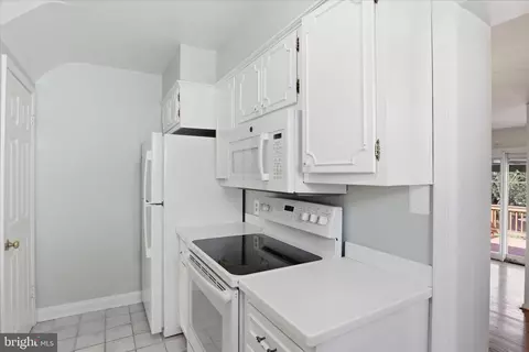 Kitchen - 10010 Raynor Rd, Silver Spring, MD 20901 photo 3 of 3