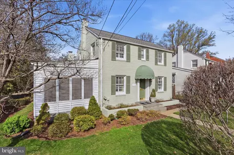 10010 Raynor Rd, Silver Spring, MD 20901