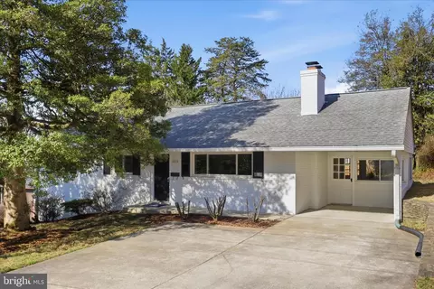 10014 Cedar Ln, Kensington, MD 20895