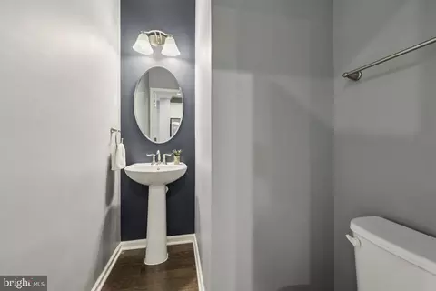 Entry Way - 1605 Regent Manor Ct, Silver Spring, MD 20904 photo 6 of 11