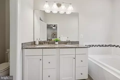 Bath - 1605 Regent Manor Ct, Silver Spring, MD 20904 photo 2 of 5