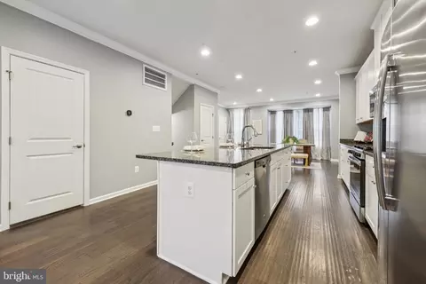 Entry Way - 1605 Regent Manor Ct, Silver Spring, MD 20904 photo 3 of 11
