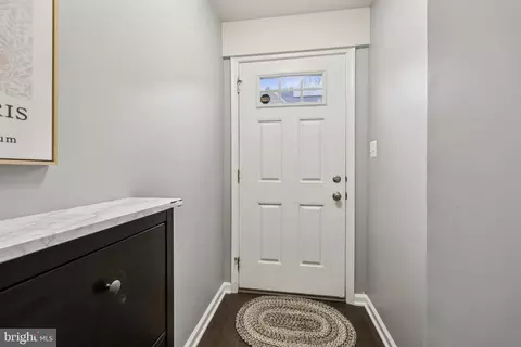 Entry Way - 1605 Regent Manor Ct, Silver Spring, MD 20904 photo 10 of 11