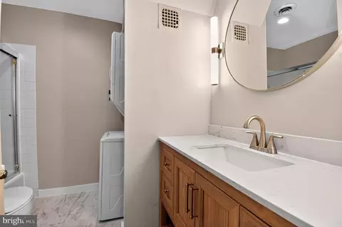 Bath - 3234 Hewitt Ave #3-4-B, Silver Spring, MD 20906 photo 1 of 1