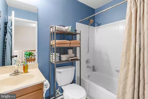 Bath - 14010 Valleyfield Dr, Silver Spring, MD 20906 photo 1 of 1