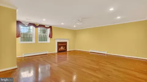 Living - 15022 Snowden Dr, Silver Spring, MD 20905 photo 20 of 27
