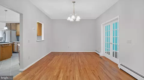 Entry Way - 15022 Snowden Dr, Silver Spring, MD 20905 photo 4 of 10