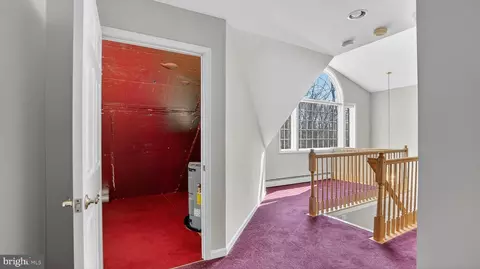 Entry Way - 15022 Snowden Dr, Silver Spring, MD 20905 photo 6 of 10