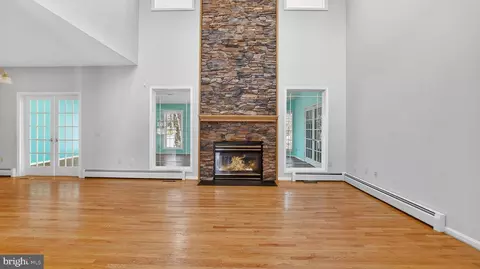 Living - 15022 Snowden Dr, Silver Spring, MD 20905 photo 9 of 27
