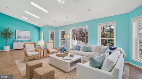 Living - 15022 Snowden Dr, Silver Spring, MD 20905 photo 6 of 27