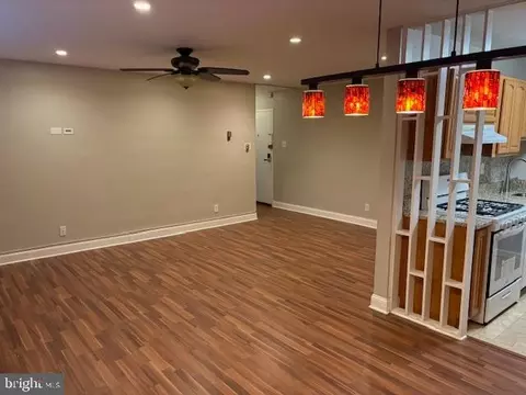 Living - 8601 Manchester Rd #310, Silver Spring, MD 20901 photo 2 of 3