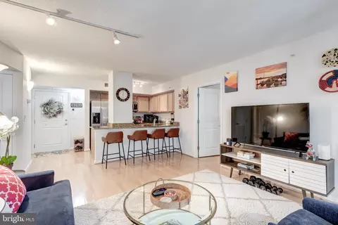Living - 7923 Eastern Ave #704, Silver Spring, MD 20910 photo 2 of 4