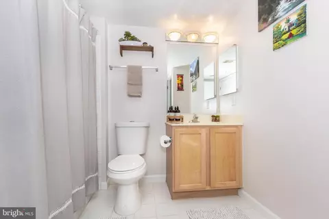 Bath - 7923 Eastern Ave #704, Silver Spring, MD 20910 photo 2 of 2