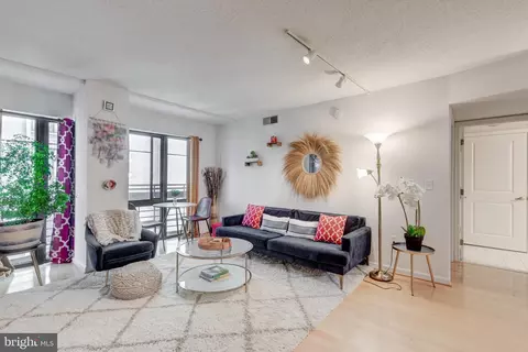 Living - 7923 Eastern Ave #704, Silver Spring, MD 20910 photo 4 of 4