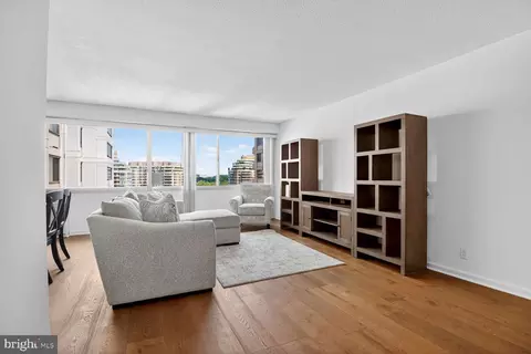 5500 Friendship Blvd #2227N, Chevy Chase, MD 20815