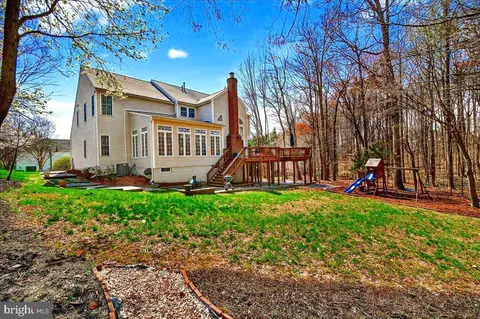 Exterior - 21 Hackett Ct, Poolesville, MD 20837 photo 4 of 17
