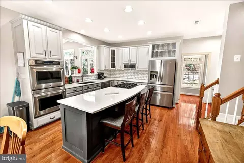 Kitchen - 21 Hackett Ct, Poolesville, MD 20837 photo 2 of 4