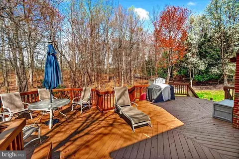 Exterior - 21 Hackett Ct, Poolesville, MD 20837 photo 11 of 17