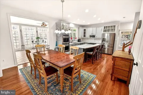 Dining - 21 Hackett Ct, Poolesville, MD 20837 photo 2 of 5