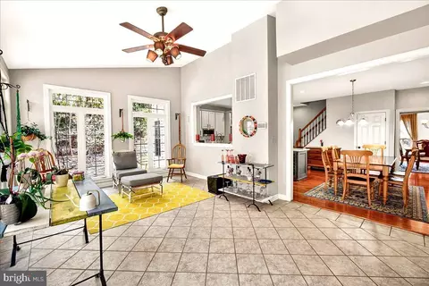 Entry Way - 21 Hackett Ct, Poolesville, MD 20837 photo 3 of 6
