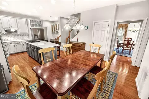 Dining - 21 Hackett Ct, Poolesville, MD 20837 photo 4 of 5