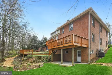 Exterior - 10605 Meadowhill Rd, Silver Spring, MD 20901 photo 7 of 14